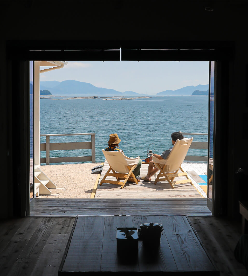 海辺の景色を暮らしの中に取り込んだスタイル